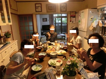 ベロニカ13日の朝食風景ブログ.jpg